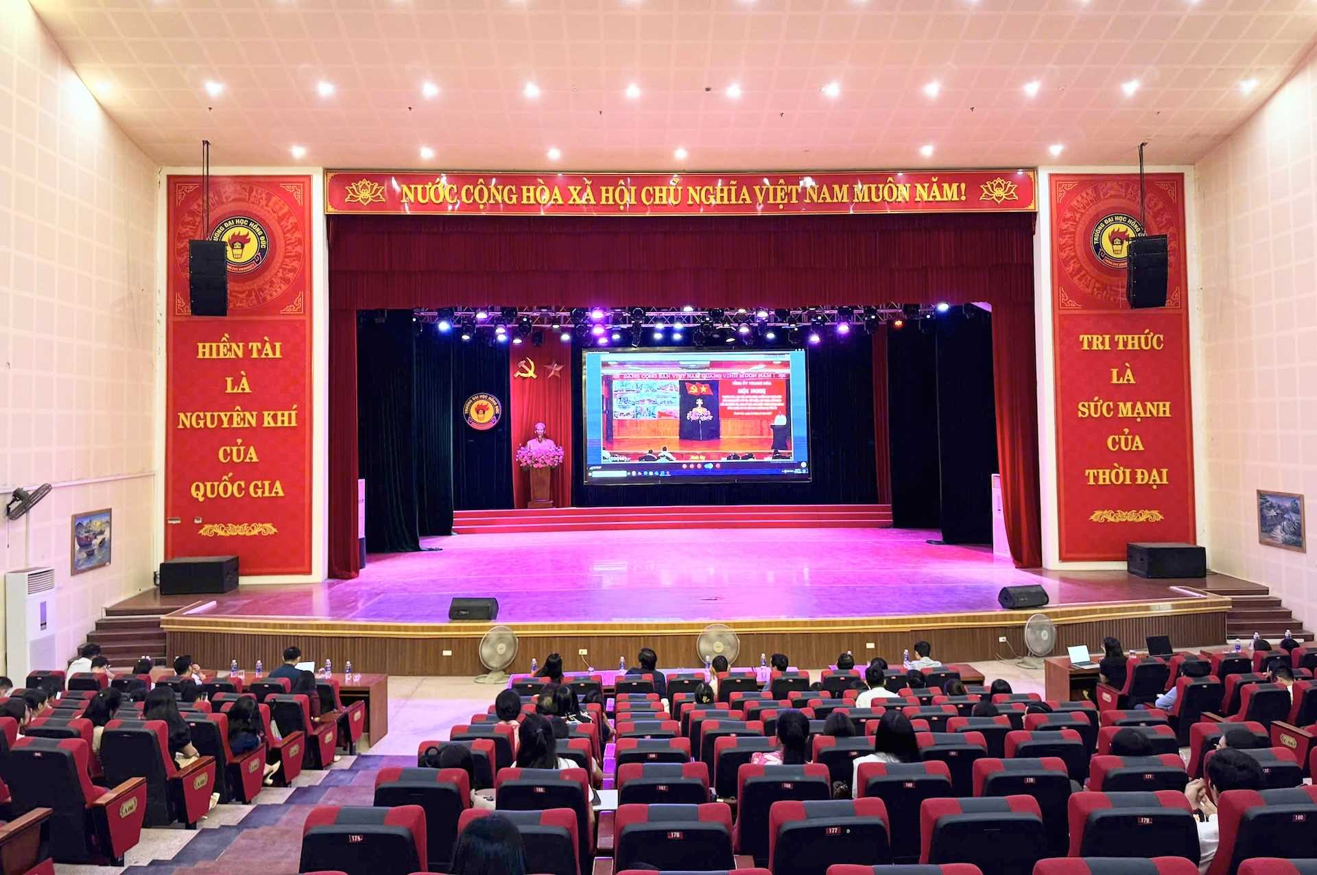 Trường Đại học Hồng Đức tham dự Hội nghị quán triệt các nghị quyết, chỉ thị, kết luận của Trung ương và Ban Thường vụ Tỉnh ủy Thanh Hóa